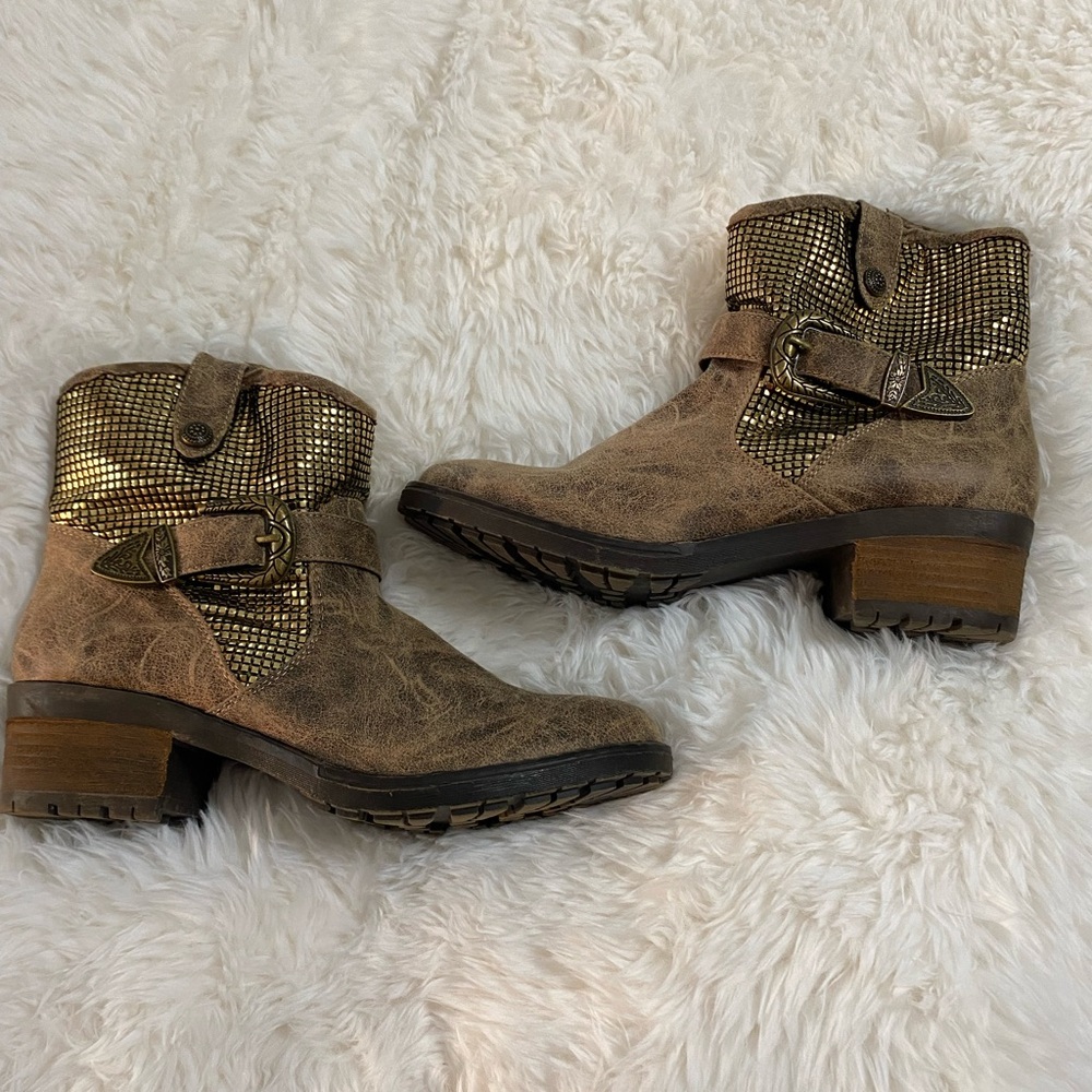 Dolce by Mojo Moxy Glittery Gold Accents on Brown Ankle Boots Western Size 7.5